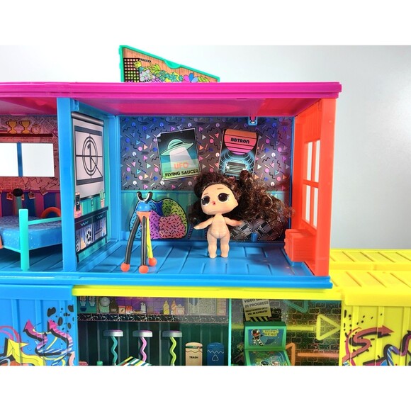 L.O.L. Surprise! Clubhouse Playset Doll and Furniture Accessories - Picture 4 of 14